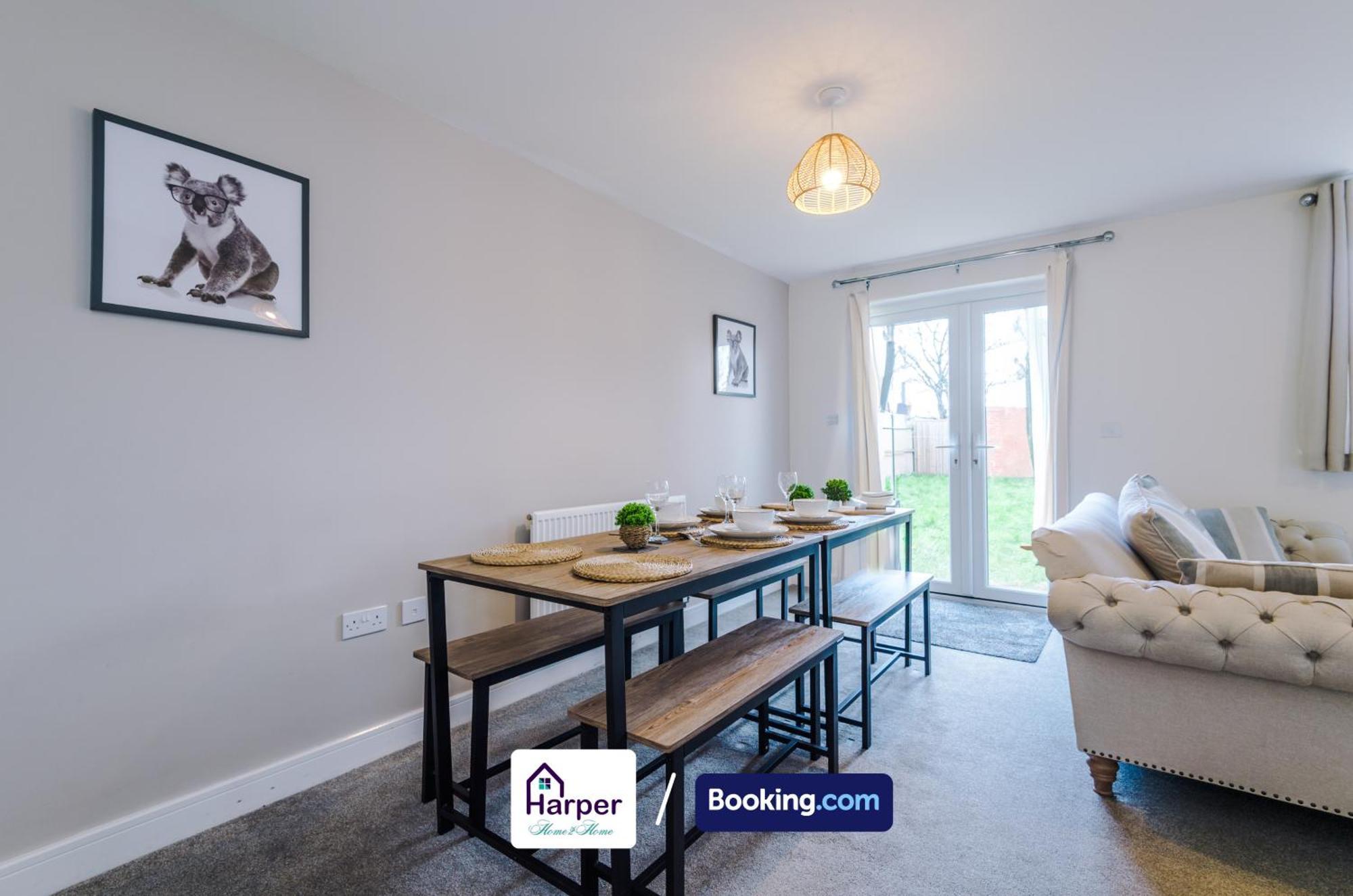 Prime Location 3 Storey By Harperletting Short Lets & Serviced Accommodation Chester With Driveway Long Or Short Stays Hough Green Exterior photo