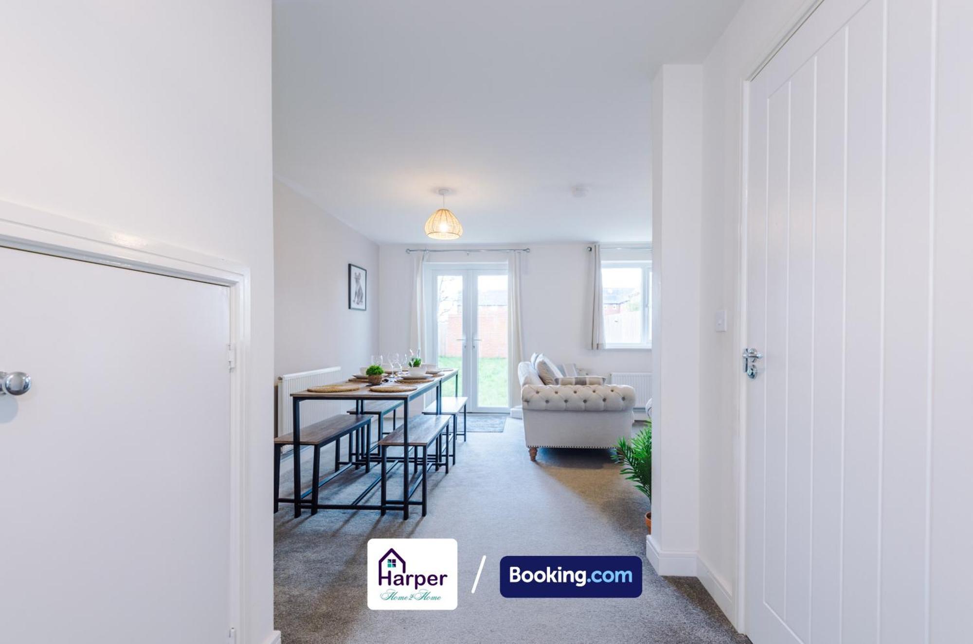 Prime Location 3 Storey By Harperletting Short Lets & Serviced Accommodation Chester With Driveway Long Or Short Stays Hough Green Exterior photo