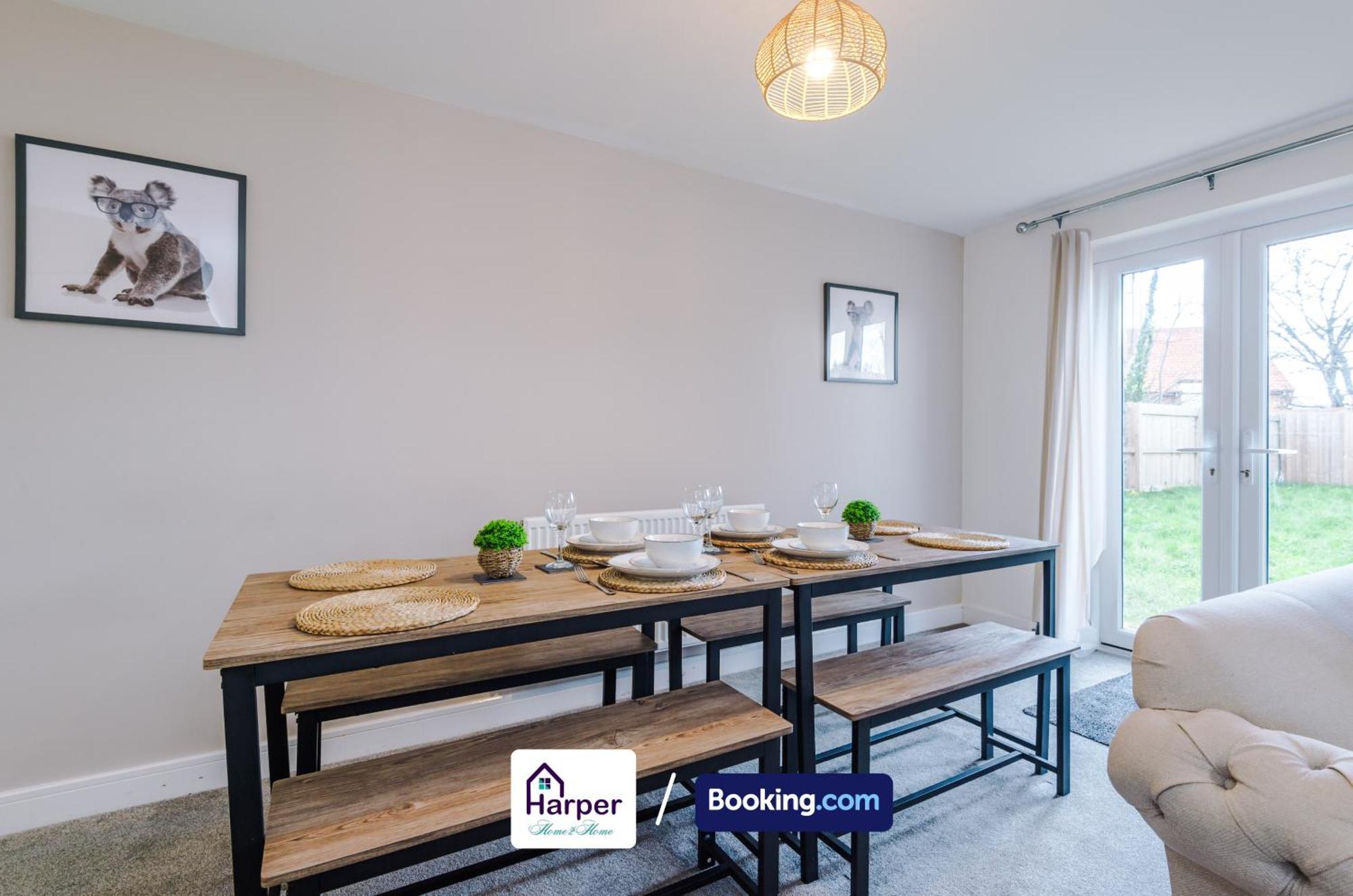 Prime Location 3 Storey By Harperletting Short Lets & Serviced Accommodation Chester With Driveway Long Or Short Stays Hough Green Exterior photo